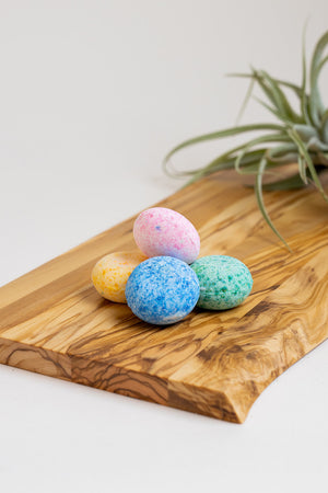 These pleasant smelling Bitty Bitty bath bombs are perfect for a relaxing foot bath after a long day.  Try a couple in a large tub for a relaxing bath.  15 mg CBD each mini bomb 